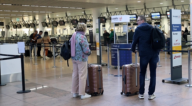 Belçika'da havalimanlarında görevli polisler iş yavaşlatıyor