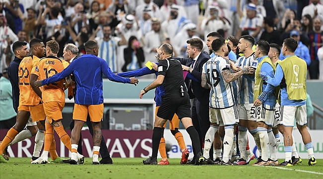 De FIFA start een onderzoek naar wat er is gebeurd in de wedstrijd Argentinië - Nederland