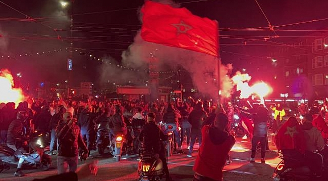 Hollanda polisi, ses bombalarıyla kutlama yapan Faslı taraftarlara müdahale etti