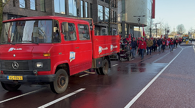 Hollanda'da toplu taşıma çalışanları greve gitti