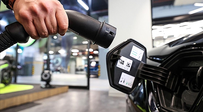 Hollanda’da yollardaki Elektrikli otomobil sayısı dizeli geçiyor