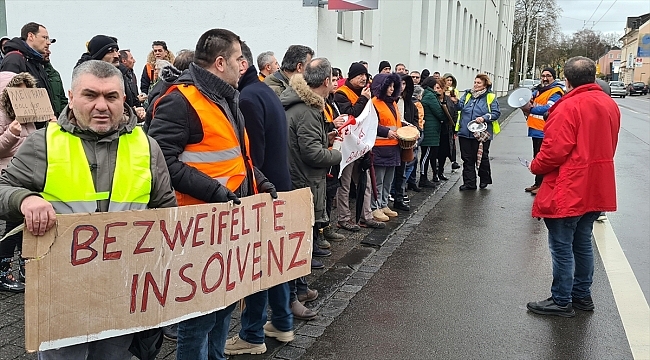 Solingen'de kapatılan fabrikanın çoğu Türk olan işçileri 12 gündür eylemde