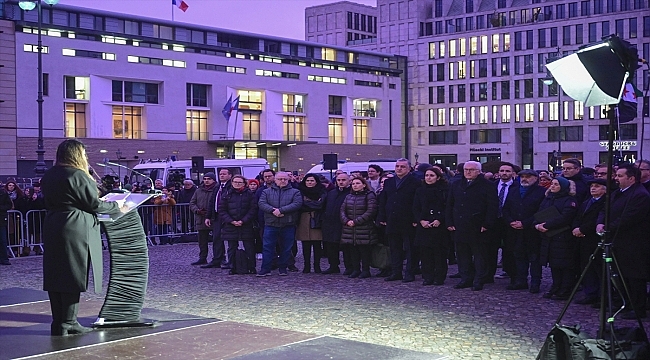 Almanya'da Kahramanmaraş merkezli depremlerde hayatını kaybedenler anıldı