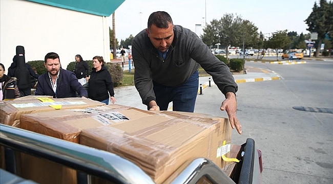 Hollanda'daki Türklerden depremden etkilenen "patili dostlar"a tedavi ve mama desteği