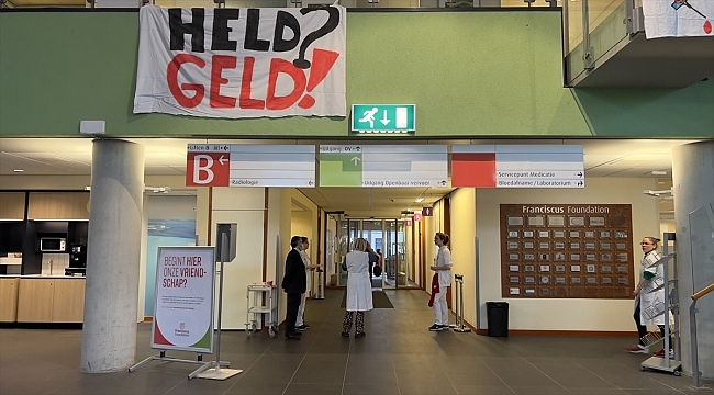 Hollanda'da 64 hastanede yaklaşık 200 bin sağlık çalışanı greve gitti