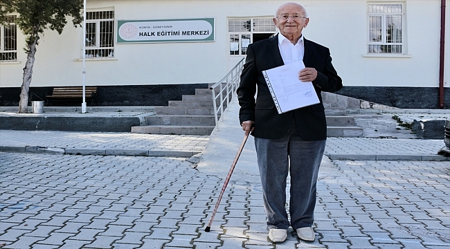 Ortaokul eğitimini 84 yaşında tamamlayan "Dede" gençlere örnek oluyor