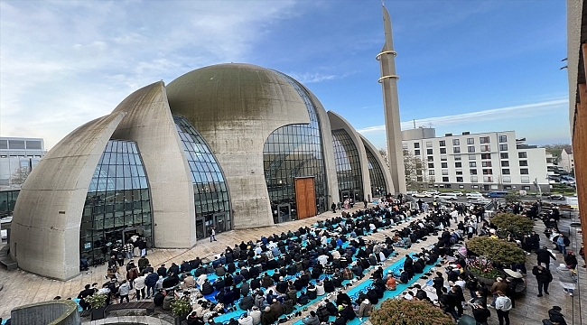 Almanya, Belçika, İsveç ve Bulgaristan'da Ramazan Bayramı namazı kılındı