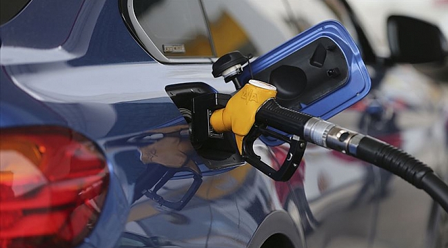 Hollanda'da 'Benzin fiyatları bugün itibariyle yeniden 2 euro'nun üzerine çıktı