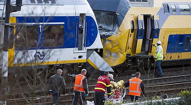 Hollanda'da tren kazası bir ölü ve birçok ağır yaralı var
