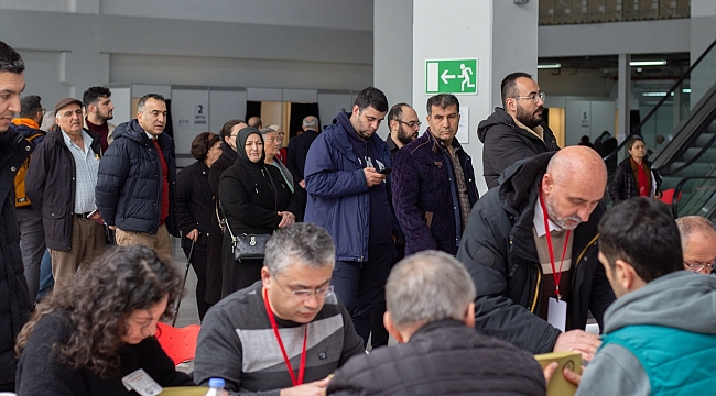 Hollanda'da Türkiye'deki Cumhurbaşkanı ve Milletvekili Seçimleri için oy verme işlemi devam ediyor