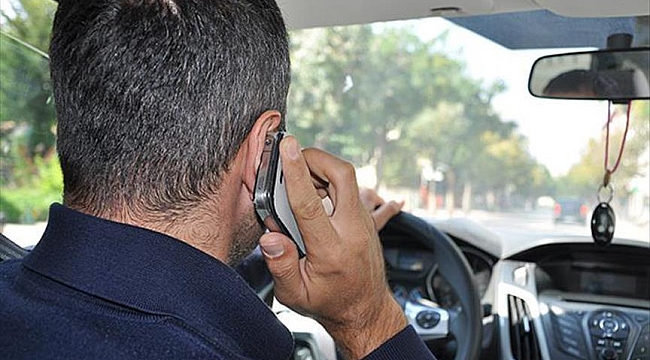 Araba veya bisiklet kullanırken telefonla görüşen sürücülere para cezası yağdı