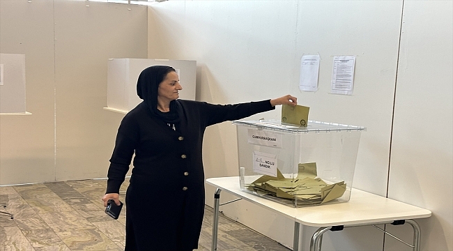 Avrupa'da Cumhurbaşkanı Seçimi'nin ikinci turu için kurulan sandıklarda oy verme işlemi sona erdi