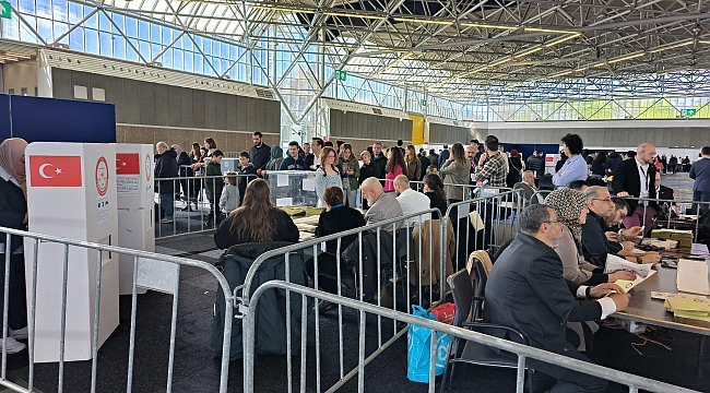 Het stemmen voor de verkiezingen in Turkije gaat door: ongeveer 800.000 uitgebrachte stemmen 