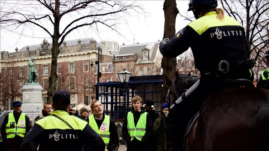 Hollanda'da polis şiddeti artıyor