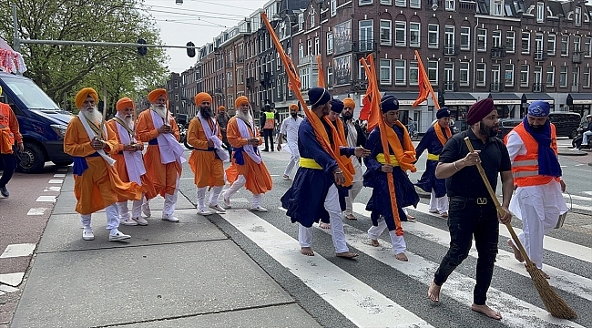 Hollanda'da yaşayan Sihler Amsterdam'da Vaisakhi festivali düzenlendi