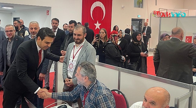 YTB Başkanı Eren: “Bu seçimde de vatandaşlarımızın yoğun ilgisini görüyoruz”