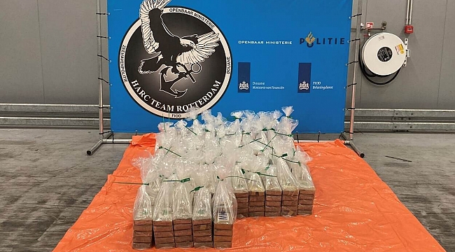 Hollanda'da muzların arasına gizlenmiş 449 kilogram kokain ele geçirildi