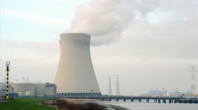 Hollanda yeni nükleer santraller inşa etmek için üç şirketle görüşüyor