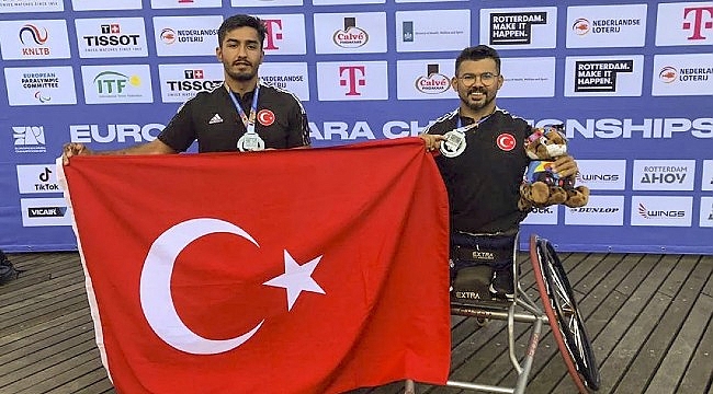 Hollanda'da düzenlenen Avrupa Paralimpik Şampiyonası'nda Türk tenisçiler gümüş madalya kazandı