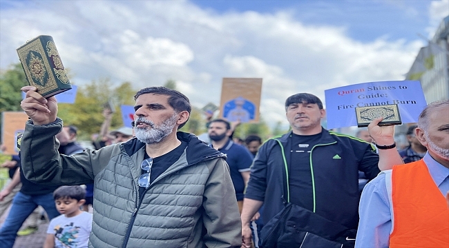 Hollanda'da Müslümanlar, Kur'an-ı Kerim'e yönelik saldırıları protesto etti