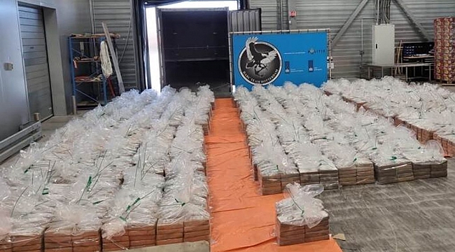 Rotterdam Limanında Tarihi Kokain Operasyonu: 600 Milyon Euro Değerinde Uyuşturucu Ele Geçirildi