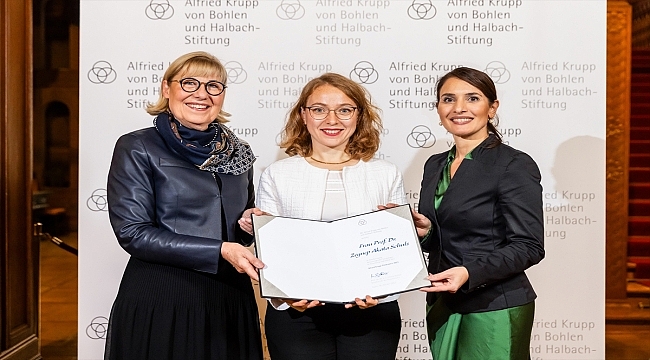 Almanya'nın en önemli bilimsel ödüllerinden Alfried Krupp Ödülü, Zeynep Akata Schulz'e sunuldu