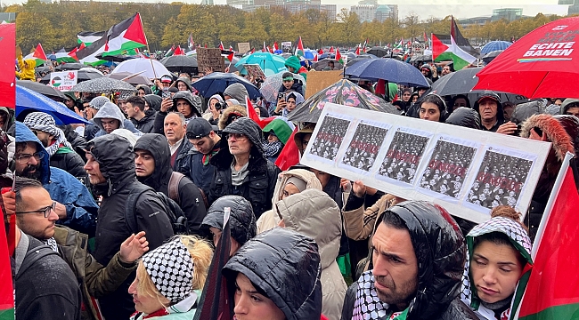  Hollanda'da Filistin'e destek yürüyüşü düzenlendi