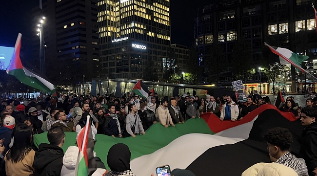 Hollanda'nın Rotterdam tren garı önünde Filistin’e destek gösterisi düzenlendi