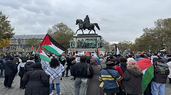 Almanya'da "Filistin'le dayanışma" gösterisi düzenlendi