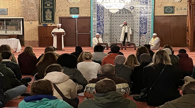 Amsterdam'daki Fatih Camisi "Müzeler Gecesi"nde binden fazla ziyaretçiyi ağırladı
