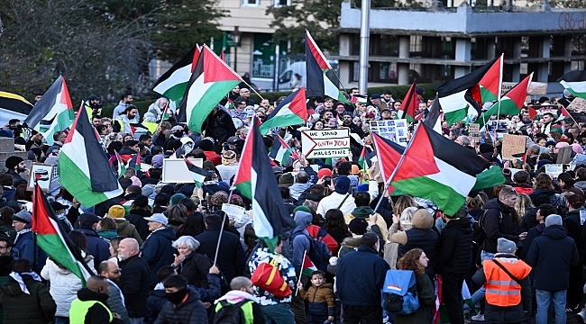 Avrupa'nın kalbi Brüksel'de bir kez daha Filistinlilerle dayanışma için gösteri düzenlendi 