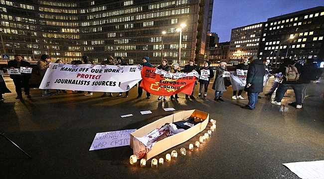 Gazze'de hayatını kaybeden gazeteciler Brüksel'de anıldı