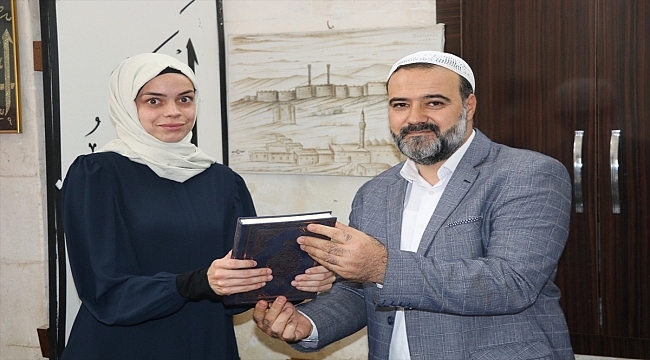 Hollandalı kadın gezmek için geldiği Şanlıurfa'da Müslüman oldu