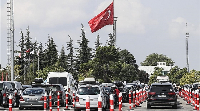 Avrupa'da Yaşayan Türklerin Çağrısı: Araçlarımız Türkiye'de 5 Yıl Kalsın