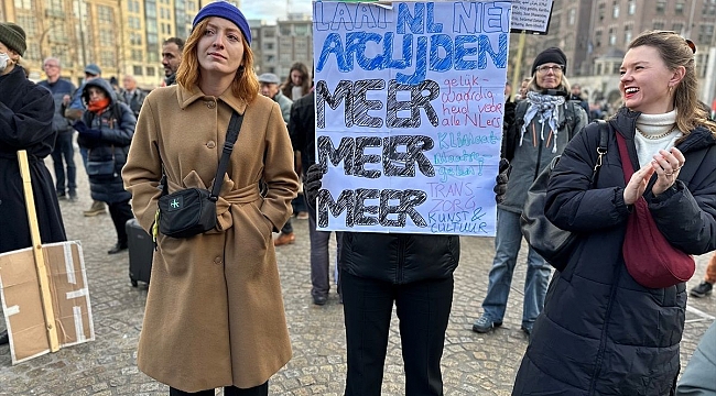 Hollanda'da aşırı sağcı Wilders'ın seçimleri kazanması protesto edildi