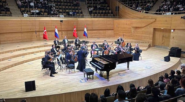 Türkiye-Hollanda Dostluk Anlaşması 100.Yılı" etkinlikleri açılış konseri düzenlendi