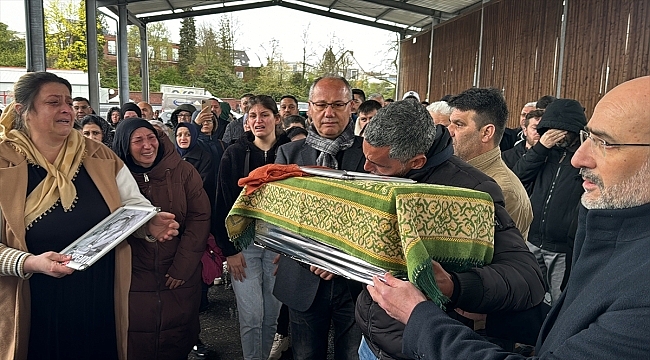 Almanya'da kundaklama sonucu çıkan yangında ölen 4 kişilik ailenin cenaze namazı kılındı