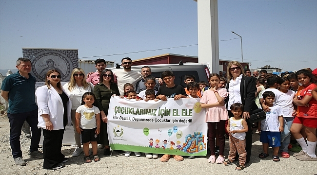 Almanya'dan gönderilen oyuncaklar, Hatay'da depremzede çocuklara ulaştırıldı