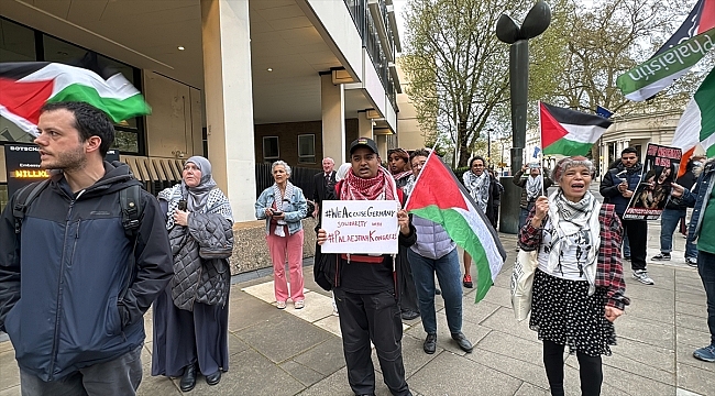 Almanya'nın Filistin Kongresi'ni engellemesi Londra'da protesto edildi