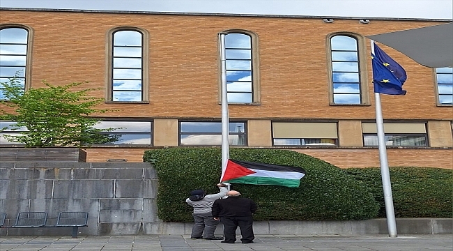Filistin bayrağı, tepkilerin ardından Belçika'daki Evere Belediyesine yeniden çekildi