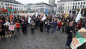 Hollandalı çiftçilerinden Brüksel'de protesto