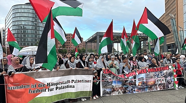 Berlin'de Filistin'e destek gösterisi yapıldı