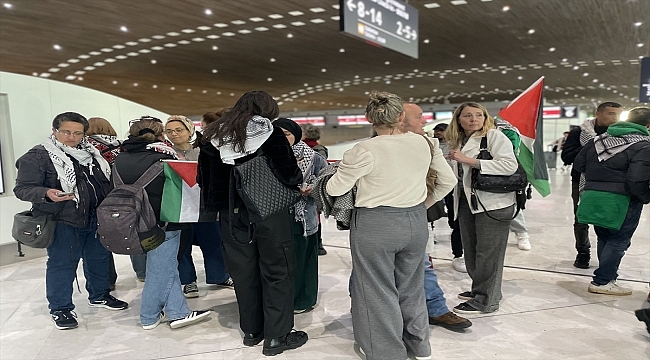Fransa'ya girişine izin verilmeyen Filistinli cerrah Londra'ya döndü