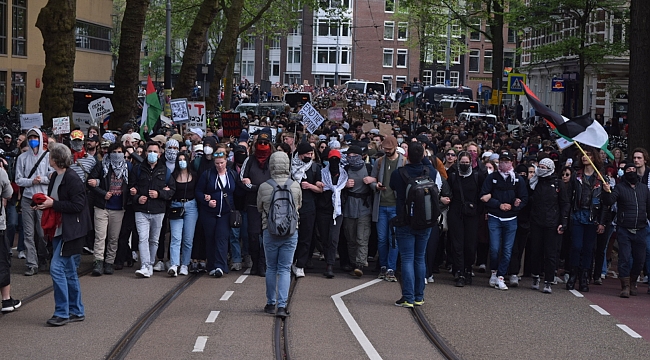 Hollanda'da polis, üniversitelerdeki Filistin'e destek gösterilerine müdahale ediyor