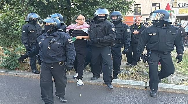 Berlin'de düzenlenen Filistin'e destek eyleminde en az 20 gösterici gözaltına alındı
