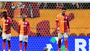 Galatasaray UEFA Avrupa Ligi'ne AZ Alkmaar ile 2-2 berabere kalarak organizasyona veda etti