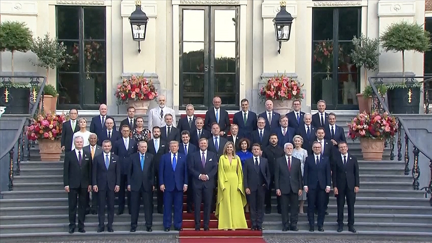 Cumhurbaşkanı Erdoğan, NATO Zirvesi’nde Dünya Liderleriyle Bir Araya Geldi NATO