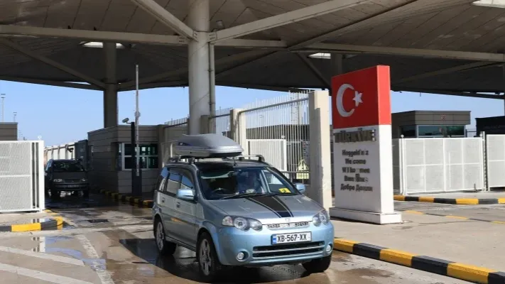Kapıkule'de Yaz Yoğunluğu Başladı: Gurbetçiler Türkiye'ye Akın Ediyor