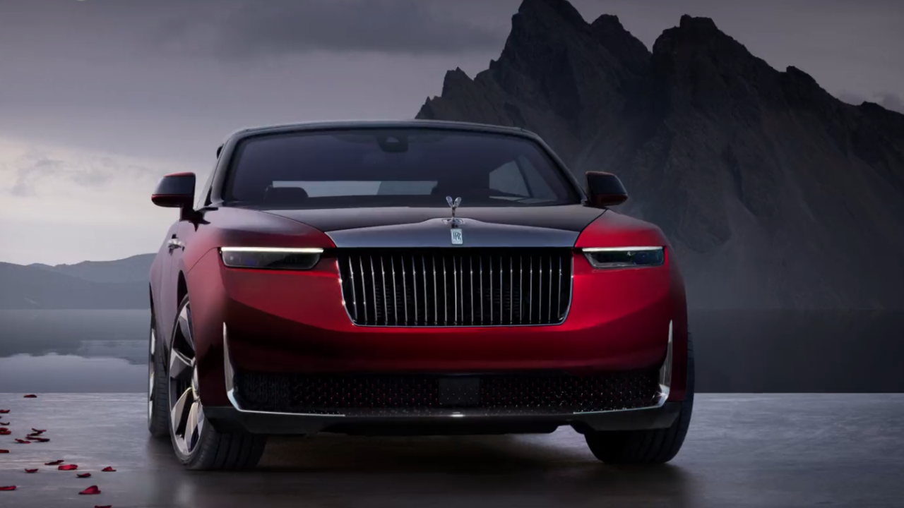 Dünyanın En Pahalı Otomobili Sokakta Görüldü: Rolls-Royce Droptail La Rose Noire