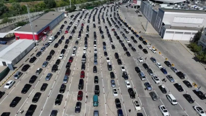 Kapıkule'de Tek Günde Rekor: 62 Bin 263 Yolcu Girişi